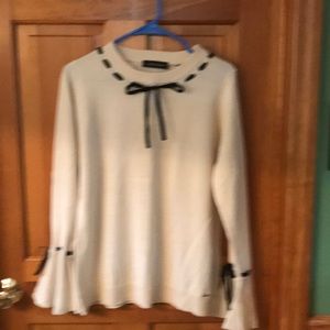 Sweater Ivanka Trump